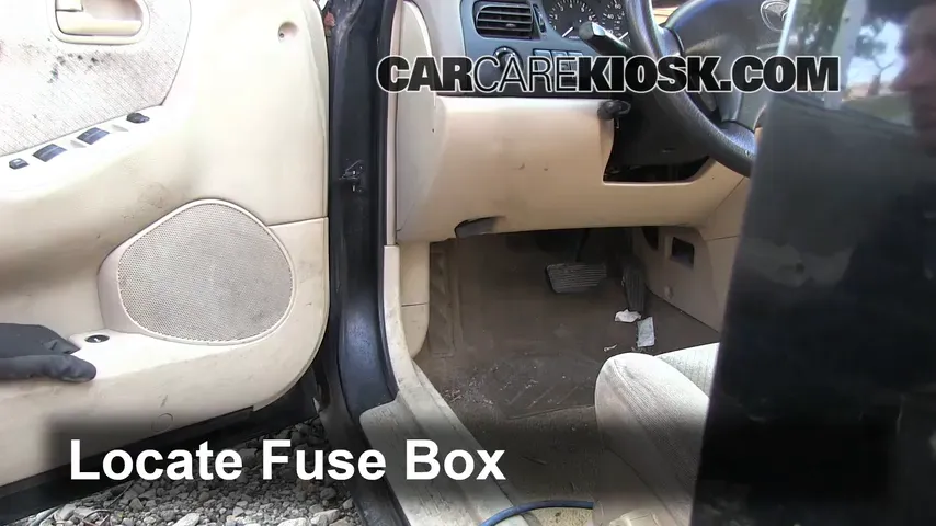1998 Mazda 626 LX 2.0L 4 Cyl. Fuse (Interior)